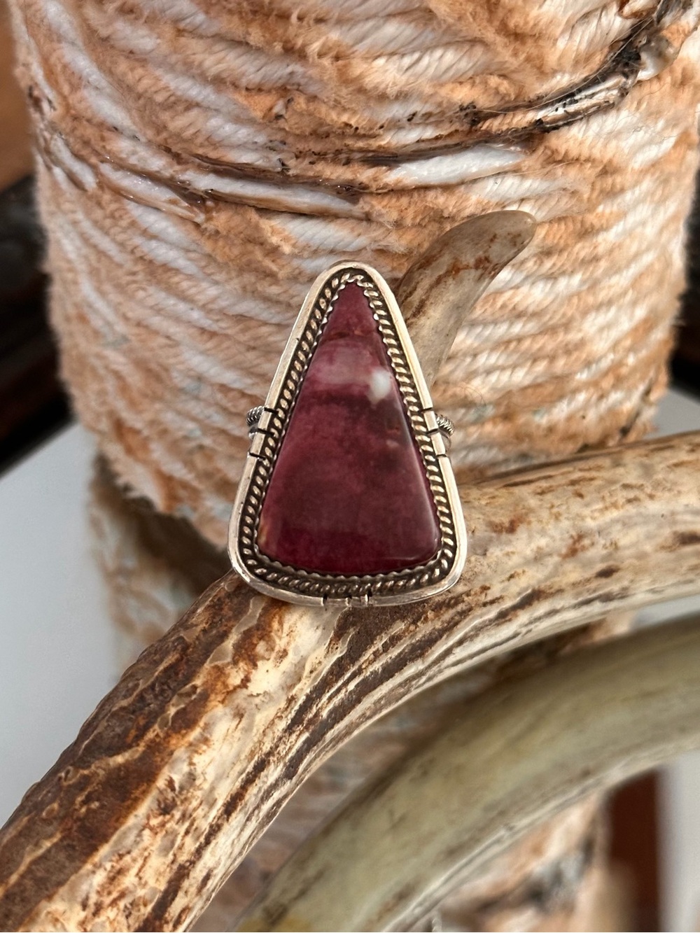 New Native Freda Wilson Sterling Silver Purple Spiny Triangle Ring • Size: 8.5